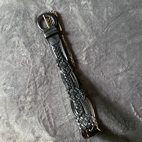 Black leather belt - Picture 2 of 2